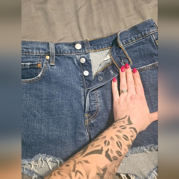 NWOT Levi Vintage 501 high waisted Cut Off jean shorts - Picture 3 of 6